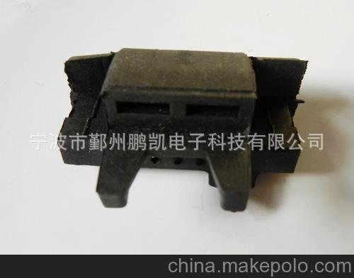 供應(yīng)機(jī)柜附件生產(chǎn)廠家鵬凱 橡膠雙門墊塊圖片